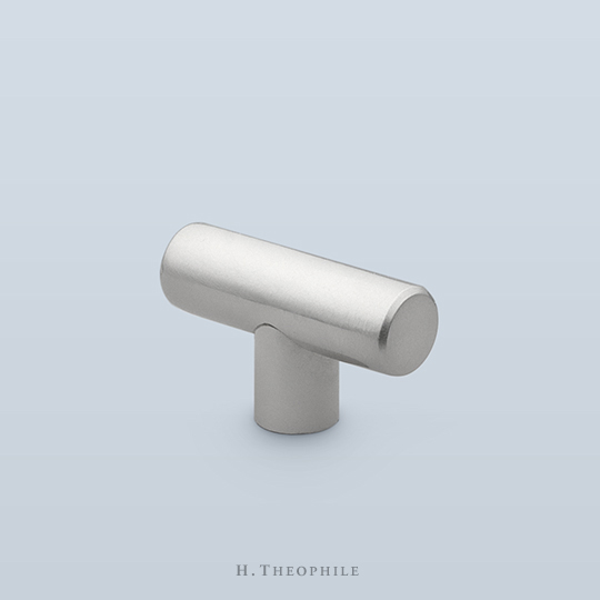 Pipe thumbturn with center pivot