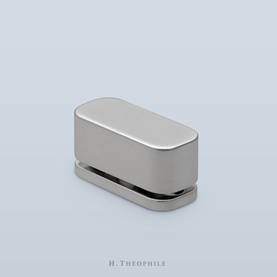 Radiused rectangular thumbturn