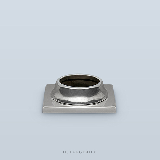 Square with collar