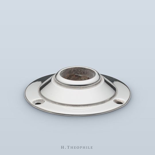 HT3142v rosette with visible screws