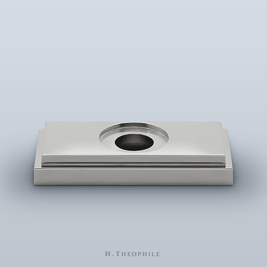 Rectangular backplate with single step