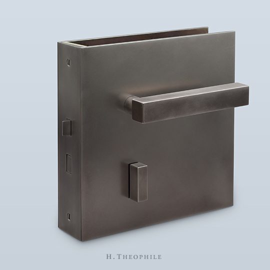 Square cuff with handles