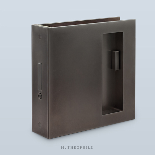 Square cuff, offset recess, pocket passage