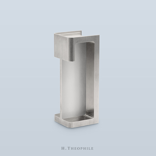 Pocket door fin-cuff with integral edge pull and radiused edges