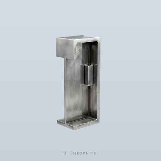 Pocket door fin-cuff with integral edge pull