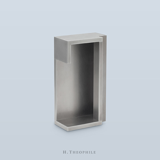Pocket door fin cuff with integral recesses/edge pull, passage