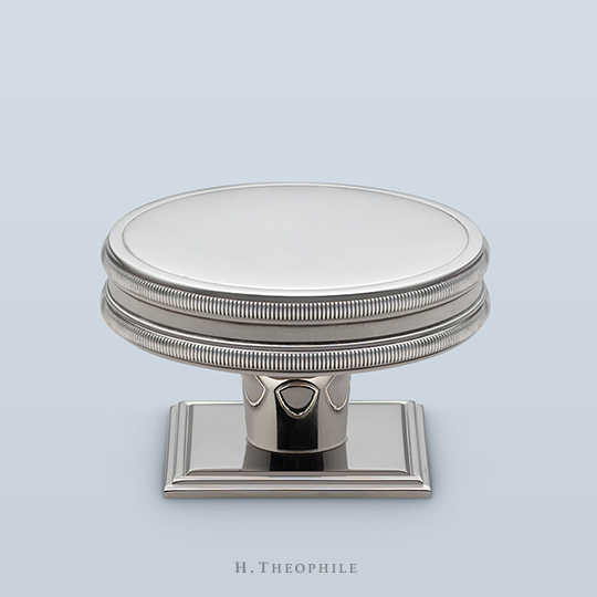 Barrel knob with knurled bands