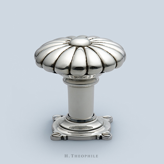 Flower knob