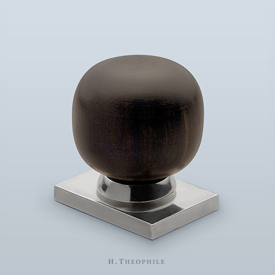 Flattened wooden tomato knob