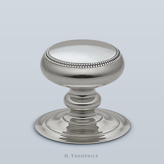 Knob with two beaded rings