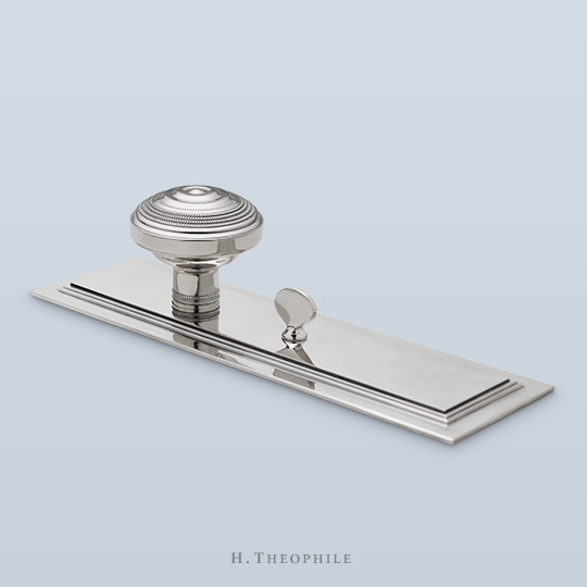 1930s Filigreed knob