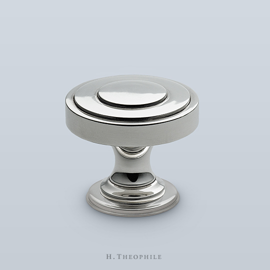 Knob with concentric circles