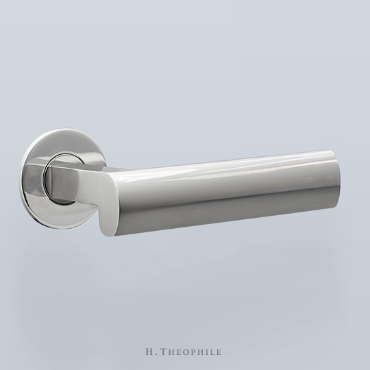 1930s English lever with oval profile handle