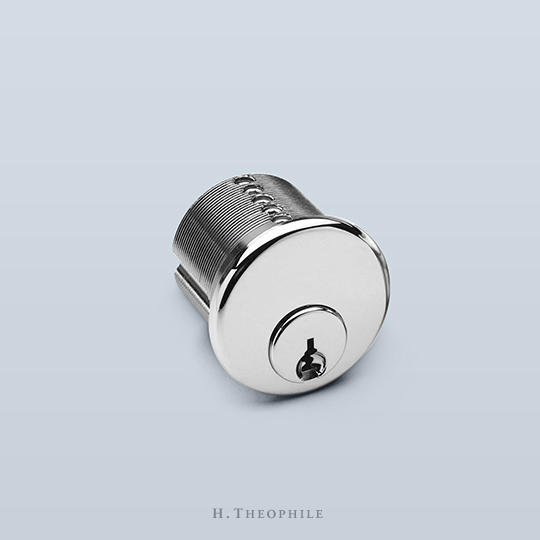 Medeco high-security lock cylinder with logo removal