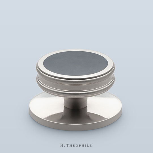 Barrel cabinet pull with insert