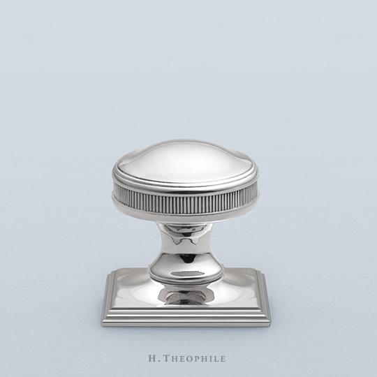 Domed cabinet pull with knurling