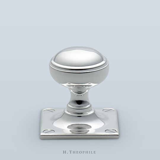 Neoclassical cabinet pull