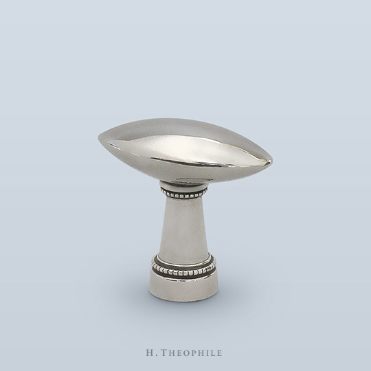 Oval pull with beading detail