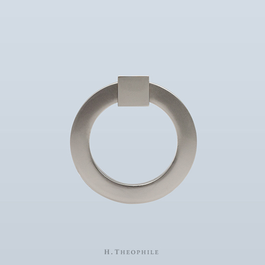Round ring with square base
