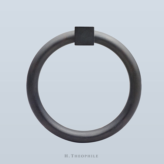 Round ring pull with square base