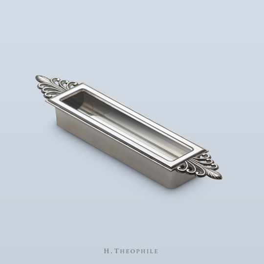 Rectangular pull with filigree detail