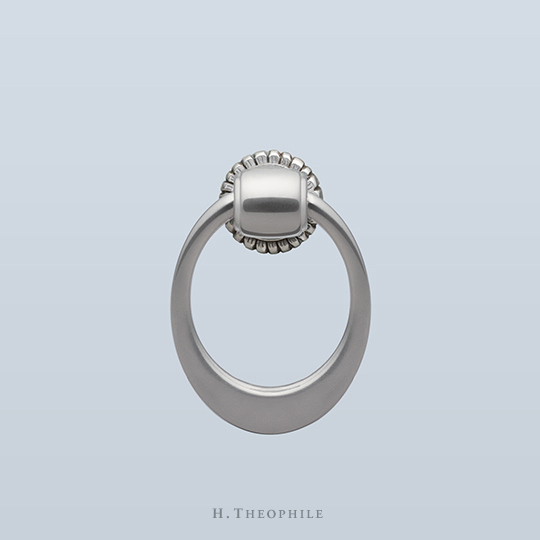 Stylized oval ring pull