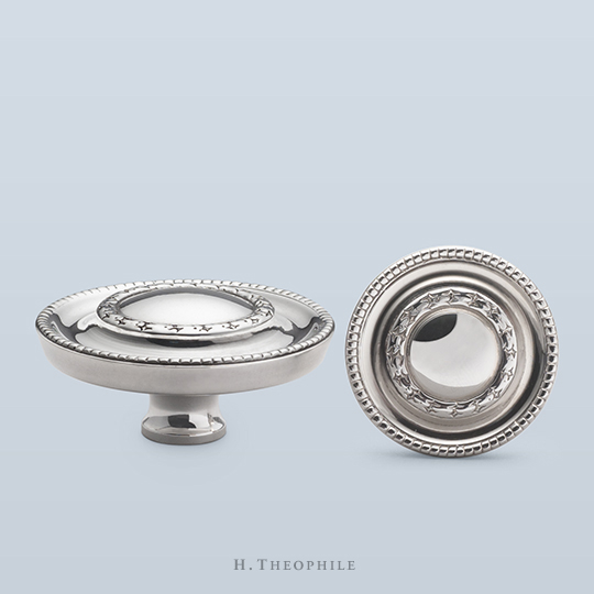 Round pull with beading & decorative center