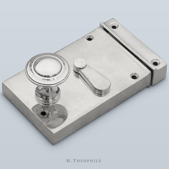 Horizontal rim lock with skeleton key