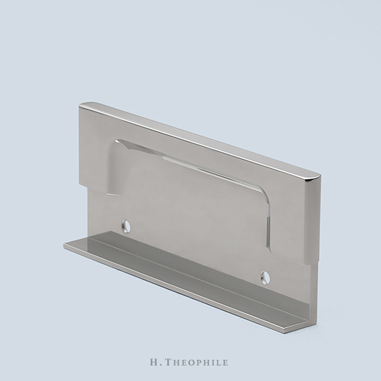 Narrow C-shaped recess with overhang