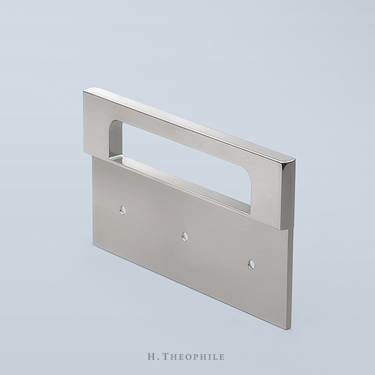 Edge pull with cut-out