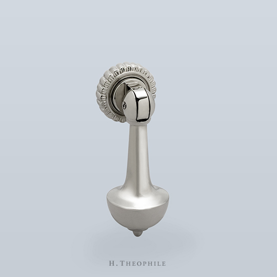 Drop cabinet pull