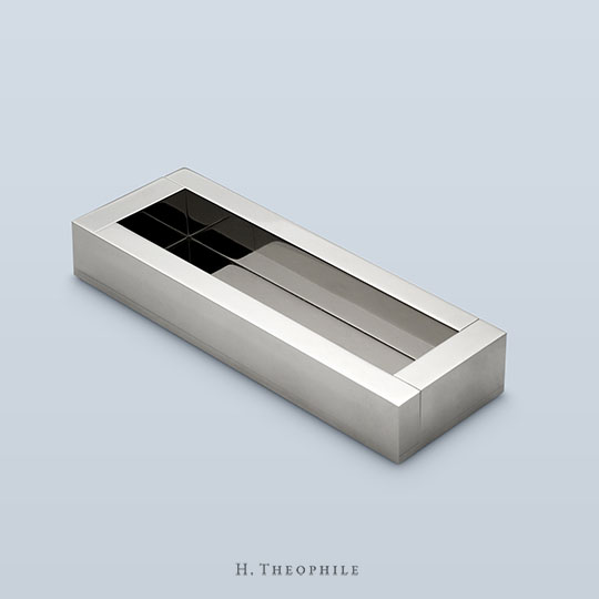 Minimalist recessed box