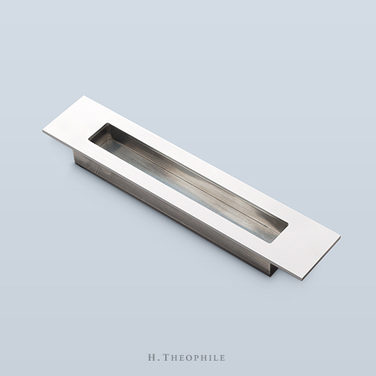 Rectilinear pull with narrow side frame
