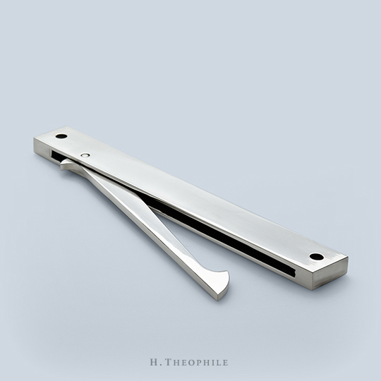 Weighted oversized knife pull