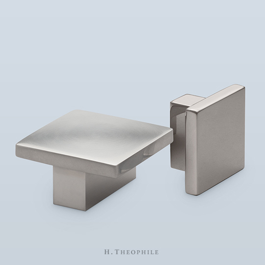 Minimalist square pull with rectangular base