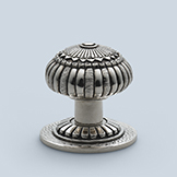 Adamesque feather knob
