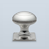 Neoclassical knob with knurling