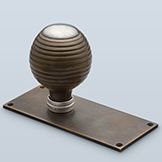 Ringed beehive knob with plain center