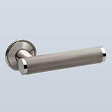 Pipe lever with knurling
