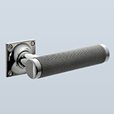 Pipe lever with knurling