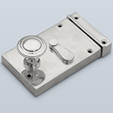Horizontal rim lock with skeleton key